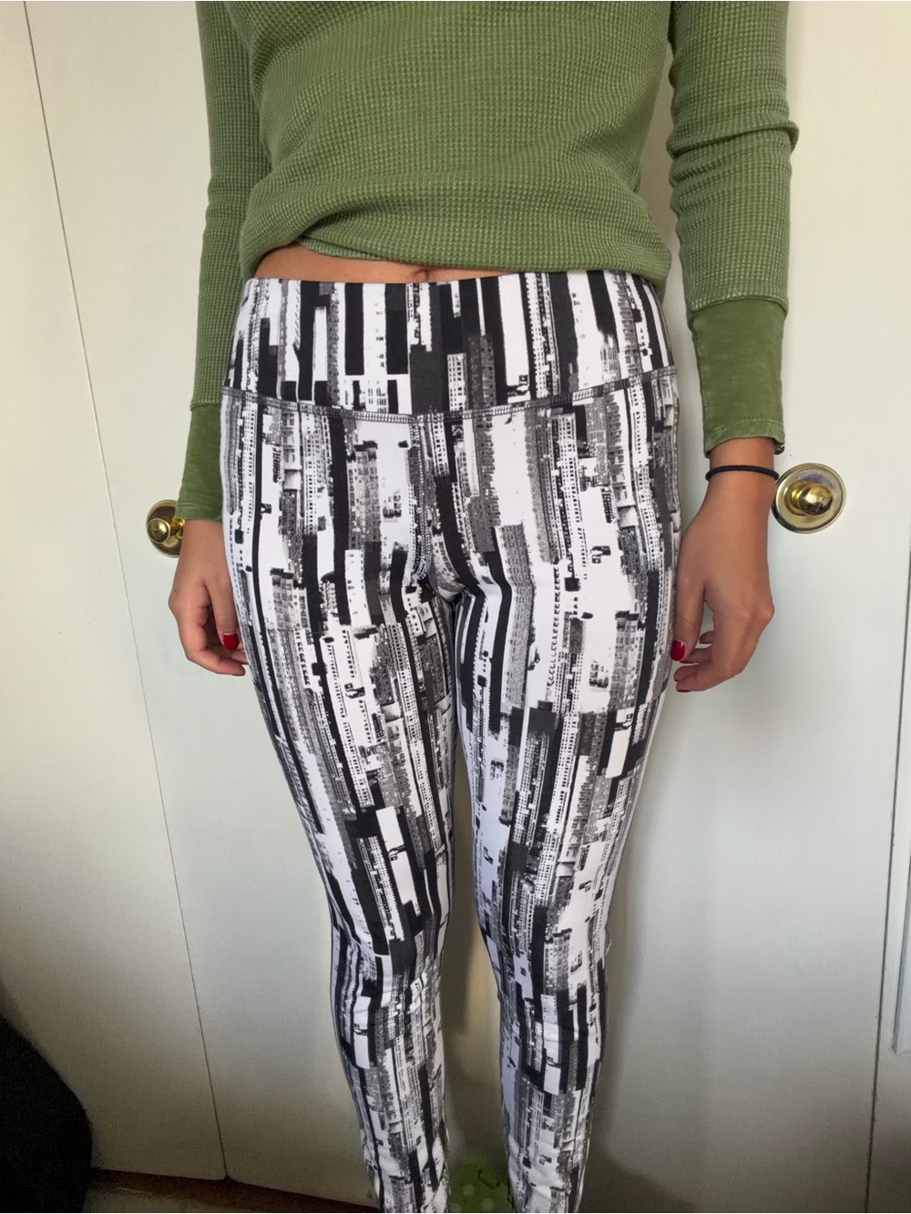 Material Girl Black & White Abstract Print Leggings